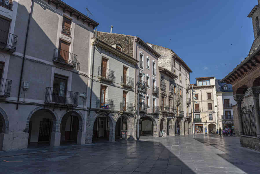 Huesca - Jaca 08 - plaza de San Pedro.jpg